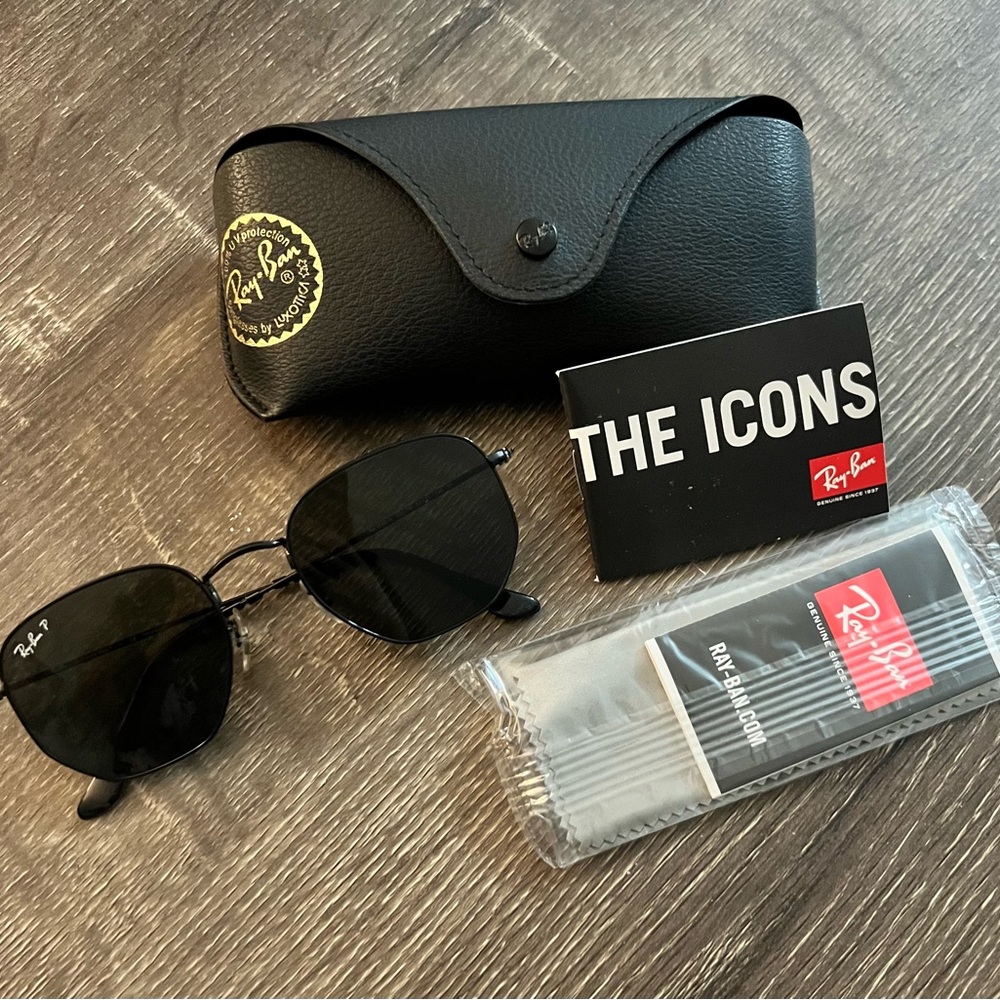 Ray-Ban Classic Black Sunglasses Set